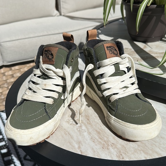 Worn once don’t fit! VANS boys 1. please see pics UNTREATED dirt stains on lace - Picture 2 of 5